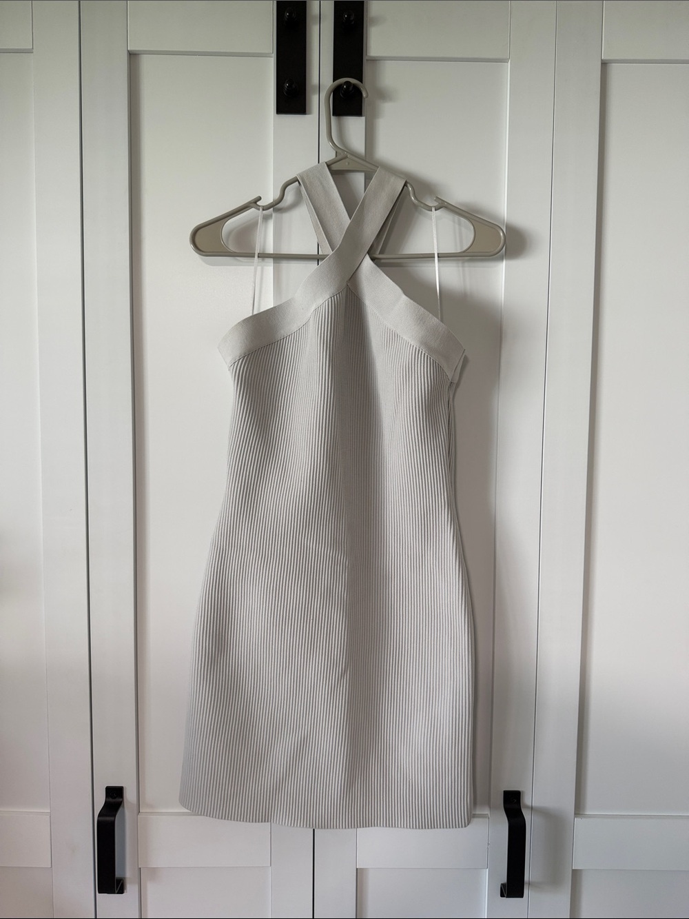 Women's Gray Cross-Back Ribbed Sheath Dress